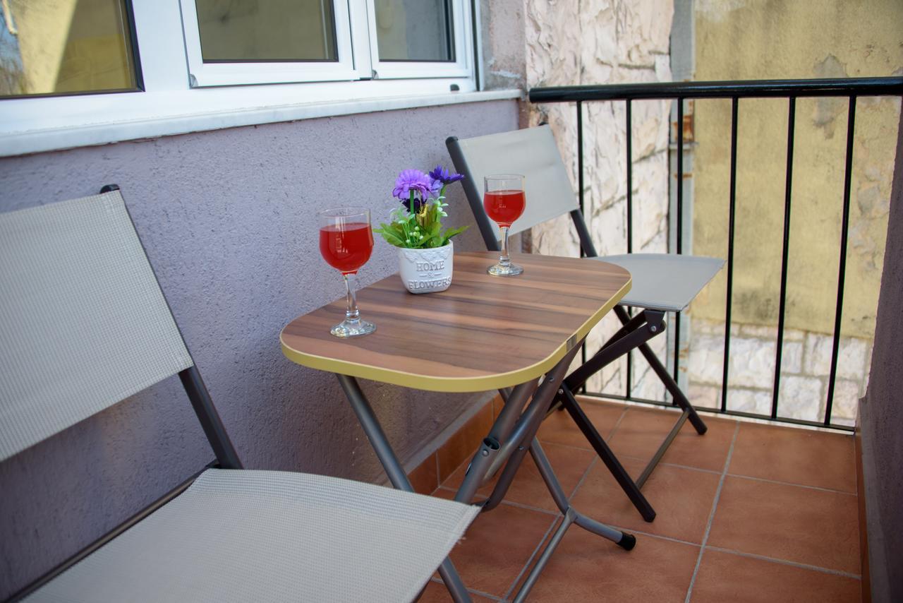 Apartman Dijana Kotor Bagian luar foto
